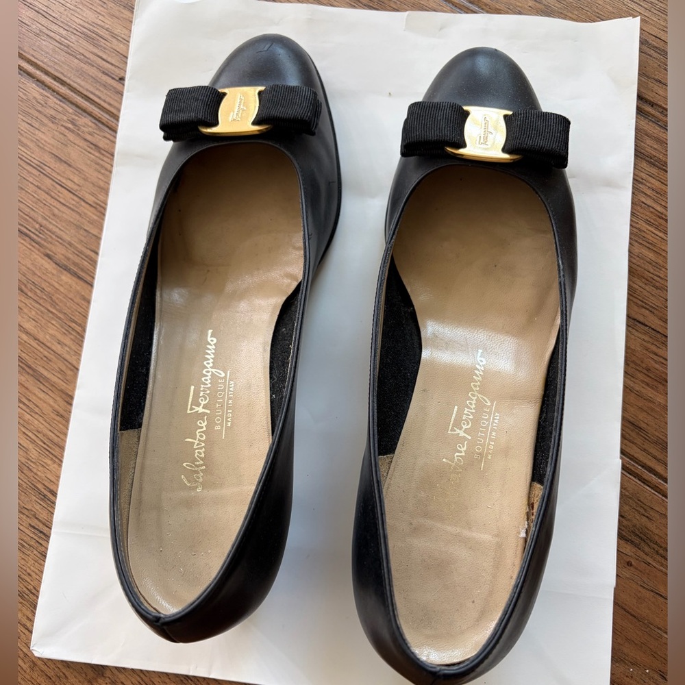 Salvatore Ferragamo Black Leather Bow Ballet Flats with Gold Logo